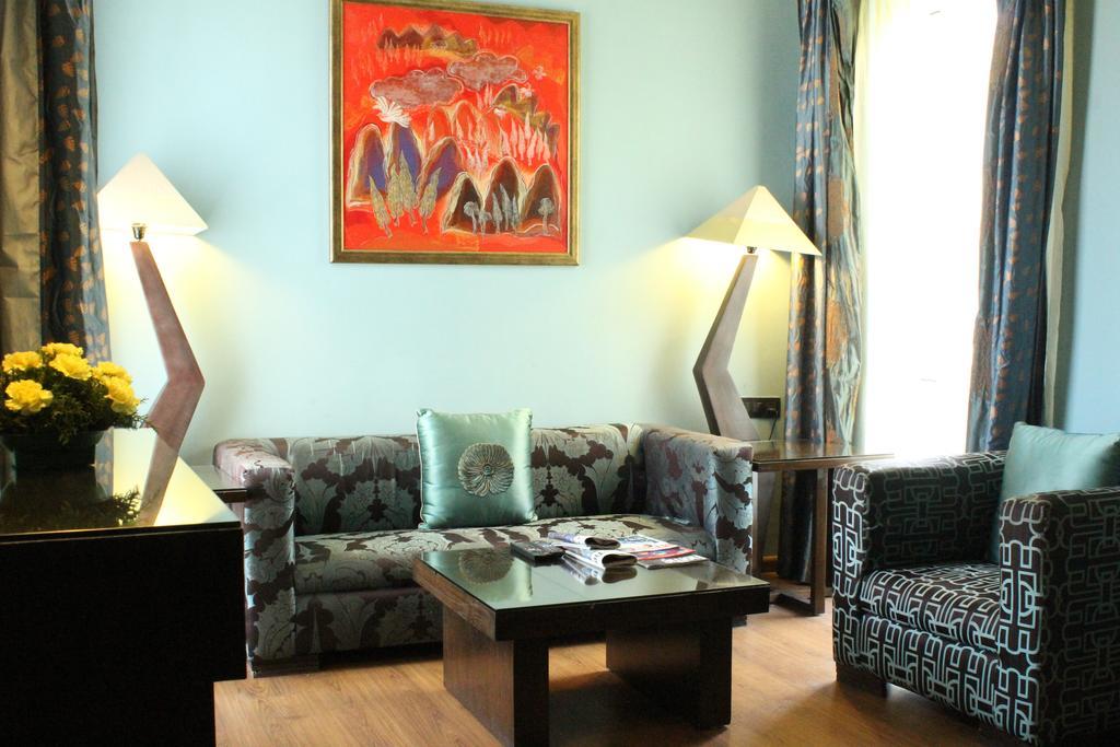 Hotel Justa Mg Road Bangalore Esterno foto