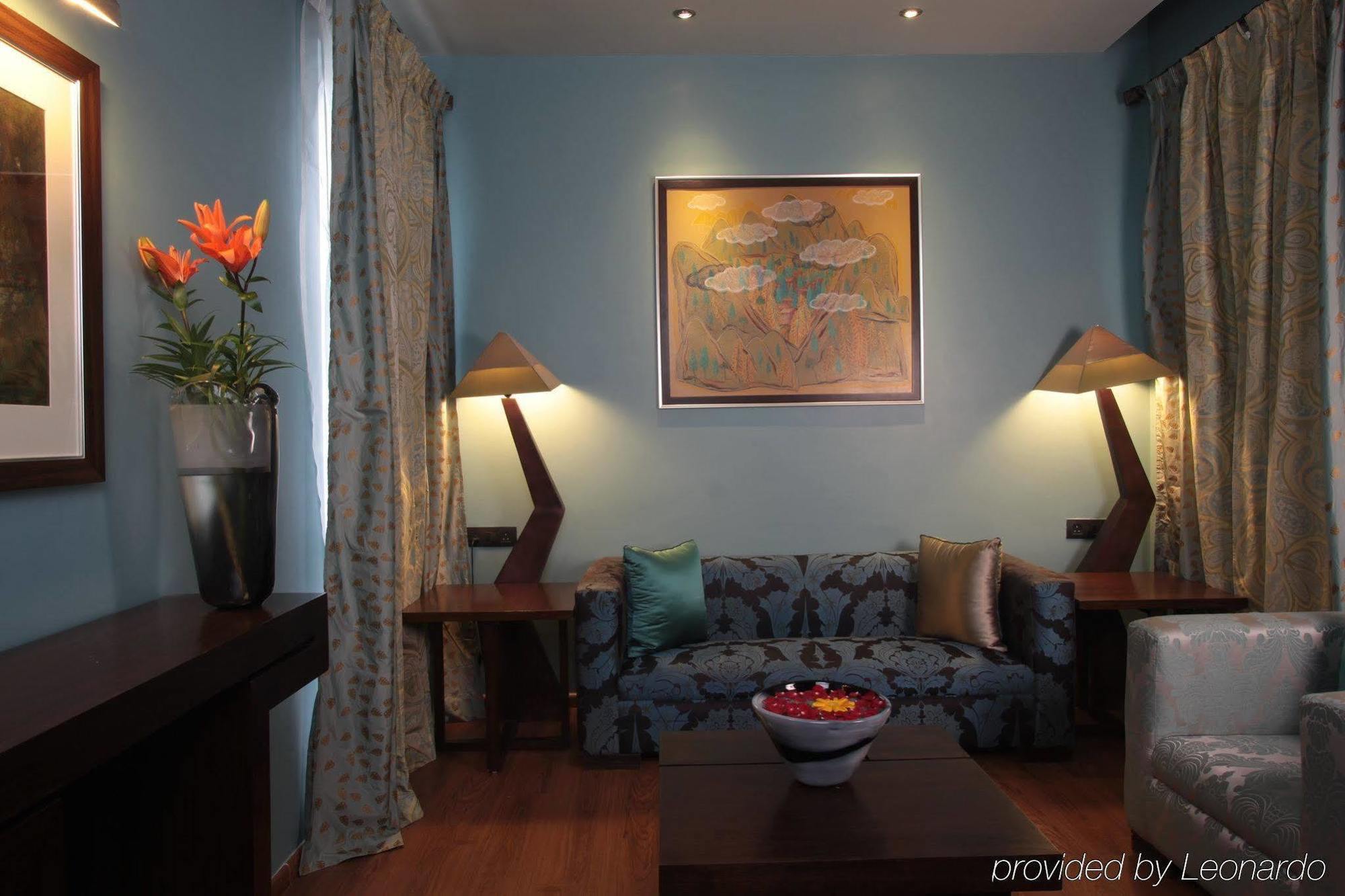 Hotel Justa Mg Road Bangalore Esterno foto
