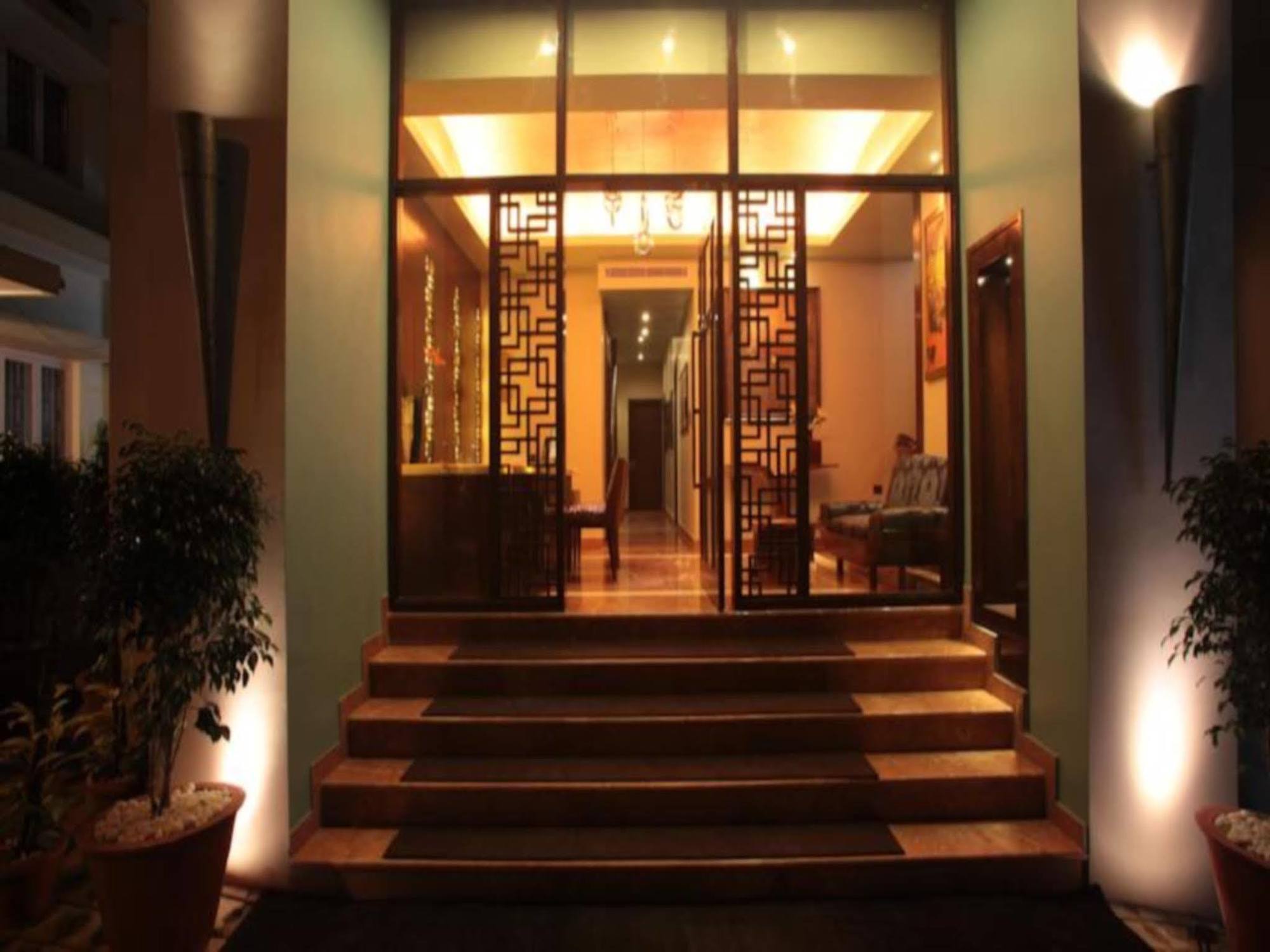 Hotel Justa Mg Road Bangalore Esterno foto